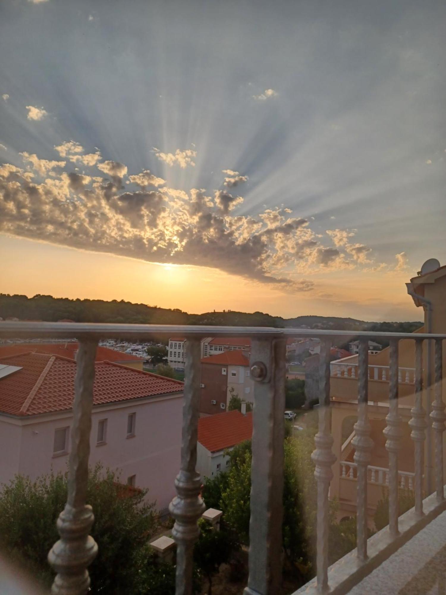 Apartments Ivic Rab Town Exterior photo